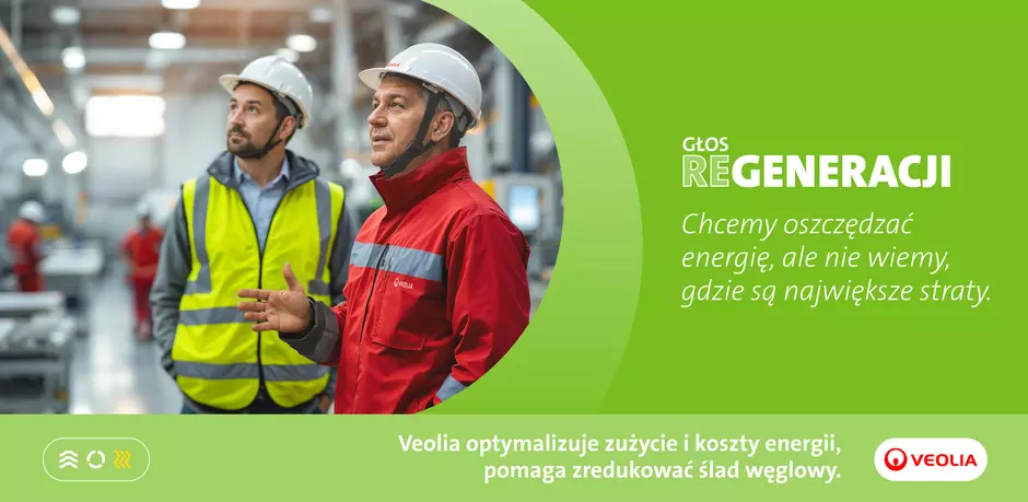Baner reklamowy Veolii z kampanii Głos Regeneracji – specjalista Veolii w czerwonym kombinezonie rozmawia z klientem w żółtej kamizelce na hali produkcyjnej. Hasło: Chcemy oszczędzać energię, ale nie wiemy, gdzie są największe straty