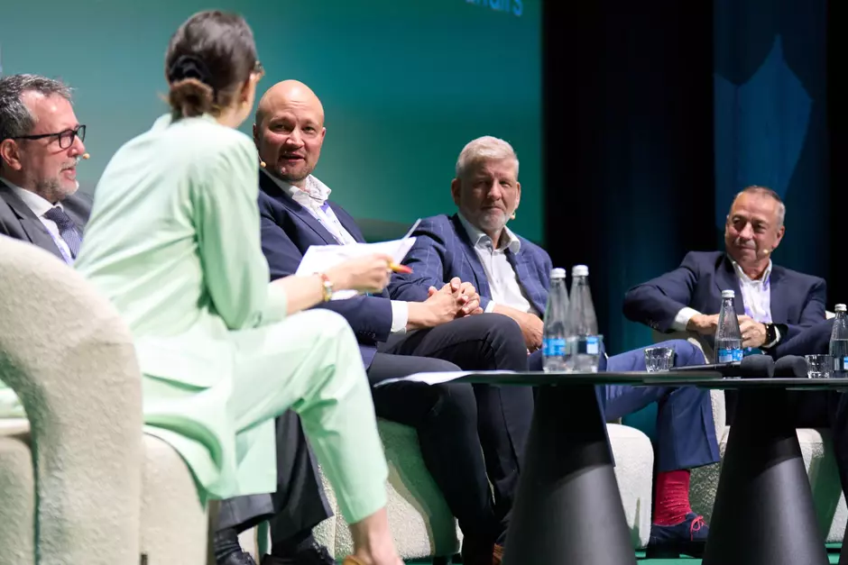 Veolia na Euroheat - Grupa ludzi na konferencji