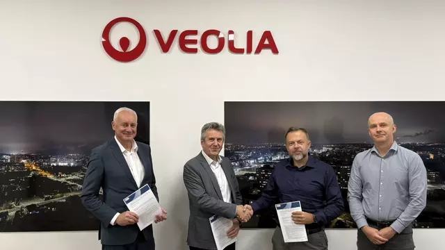 Zdjęcie przedstawiajace przedstawicieli Veolia i Temared 