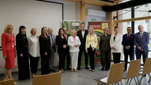 Uczestnicy konferencji transformacji ciepłownictwa Veolia i Pasłęk
